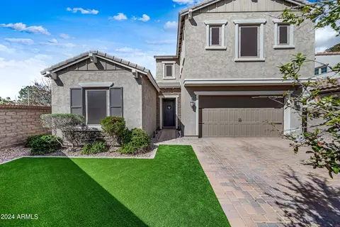988 W Yellowstone Way, Chandler, AZ 85248