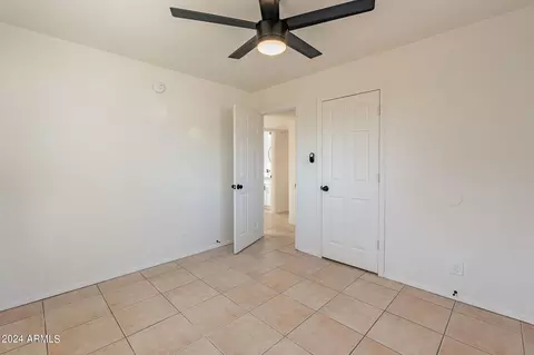 2448 Encinas Ln, Phoenix, AZ 85040 photo 12