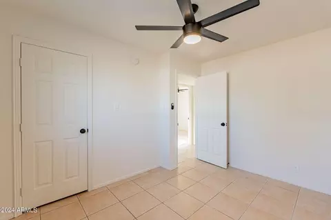 2448 Encinas Ln, Phoenix, AZ 85040 photo 14