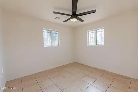 2448 Encinas Ln, Phoenix, AZ 85040 photo 15
