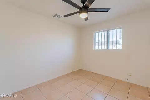 2448 Encinas Ln, Phoenix, AZ 85040 photo 13