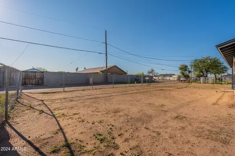 2448 Encinas Ln, Phoenix, AZ 85040 photo 21