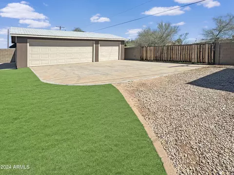 327 N 84th Pl, Mesa, AZ 85207