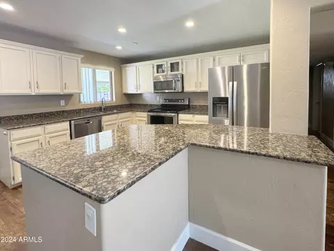 327 N 84th Pl, Mesa, AZ 85207 photo 5