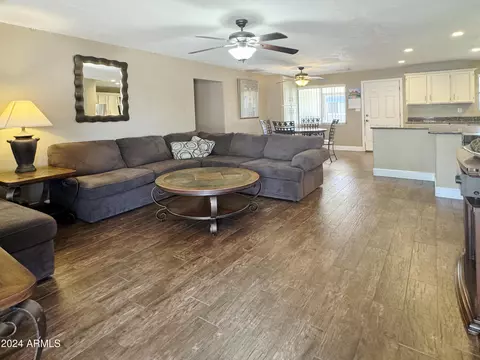 327 N 84th Pl, Mesa, AZ 85207 photo 6