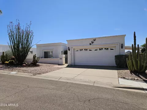 1301 E Meadow Ln E, Phoenix, AZ 85022