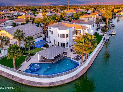 1825 E Willow Tree Ct, Gilbert, AZ 85234