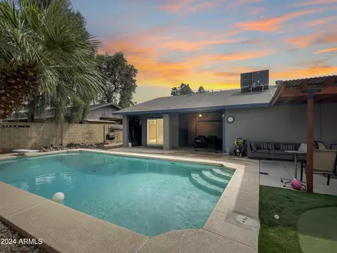 5814 W Evergreen Rd, Glendale, AZ 85302