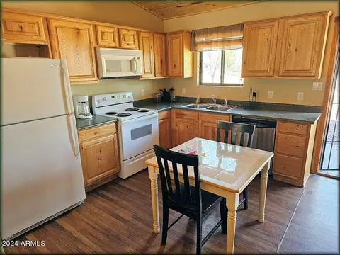 2331 S Buffalo Loop, Overgaard, AZ 85933 photo 8