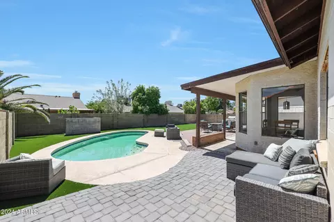 6015 W Kings Ave, Glendale, AZ 85306