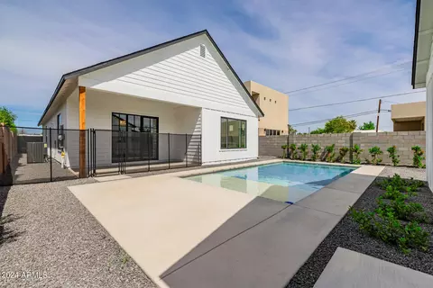 Exterior - 1441 E Hoover Ave, Phoenix, AZ 85006 photo 7 of 13