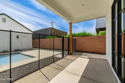 Exterior - 1441 E Hoover Ave, Phoenix, AZ 85006 photo 5 of 13