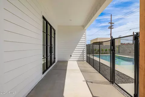 Exterior - 1441 E Hoover Ave, Phoenix, AZ 85006 photo 4 of 13