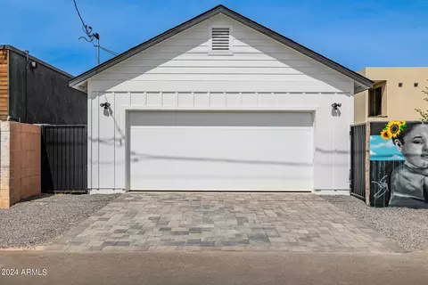 Exterior - 1441 E Hoover Ave, Phoenix, AZ 85006 photo 11 of 13