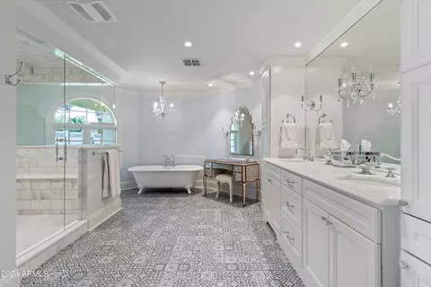 Bath - 2817 Elm St, Phoenix, AZ 85016 photo 5 of 7