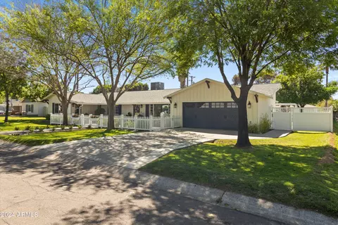 Exterior - 2817 Elm St, Phoenix, AZ 85016 photo 2 of 4