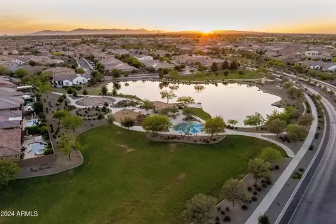 View/Area - 3458 E Mia Ln, Gilbert, AZ 85298 photo 11 of 14