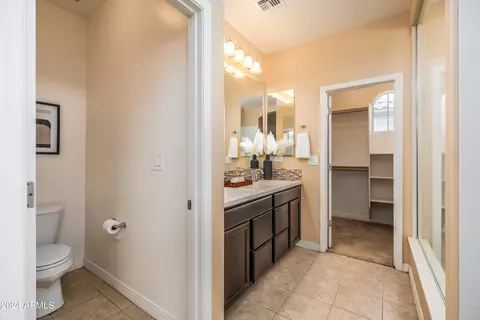 Bath - 3458 E Mia Ln, Gilbert, AZ 85298 photo 2 of 5