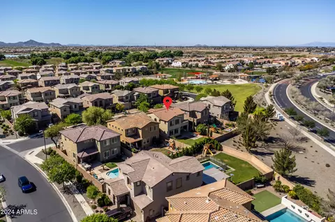 View/Area - 3458 E Mia Ln, Gilbert, AZ 85298 photo 5 of 14