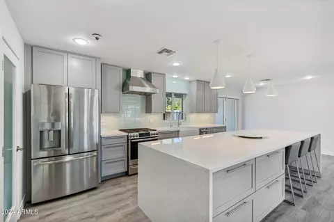 5706 N 11th Pl, Phoenix, AZ 85014 photo 4