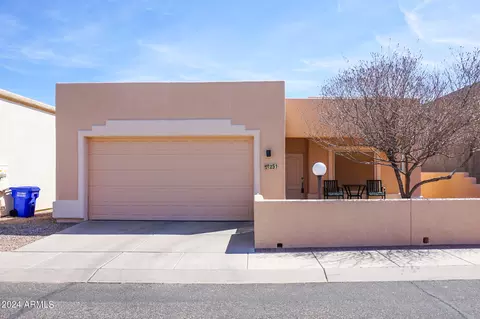 251 S Meadowood Ln, Sierra Vista, AZ 85635