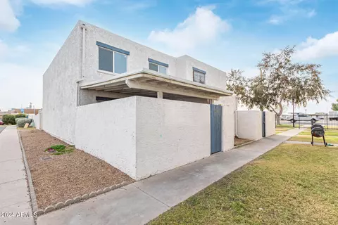 5216 N 42nd Pkwy, Phoenix, AZ 85019