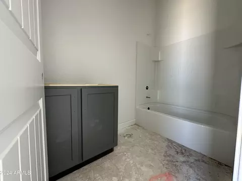 Bath - 11522 E Utopia Ave, Mesa, AZ 85212 photo 2 of 4