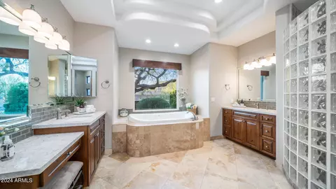 Bath - 7637 E Summit Trail St, Mesa, AZ 85207 photo 1 of 9