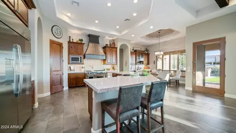 Kitchen - 7637 E Summit Trail St, Mesa, AZ 85207 photo 3 of 7