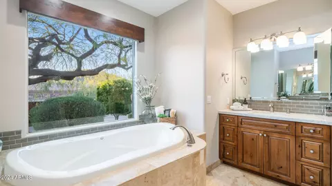 Bath - 7637 E Summit Trail St, Mesa, AZ 85207 photo 3 of 9