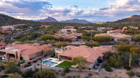 View/Area - 7637 E Summit Trail St, Mesa, AZ 85207 photo 5 of 6