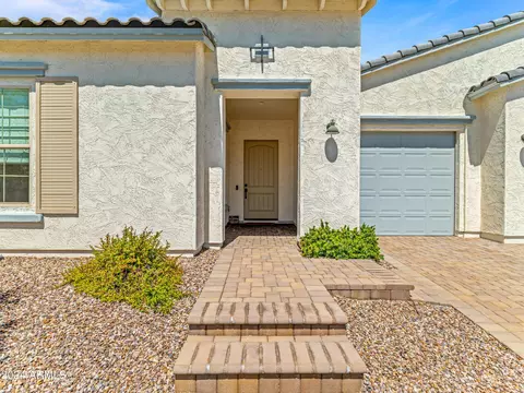 Exterior - 3110 E Herrera Dr, Phoenix, AZ 85050 photo 3 of 14