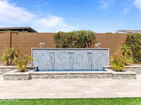 Exterior - 3110 E Herrera Dr, Phoenix, AZ 85050 photo 4 of 14