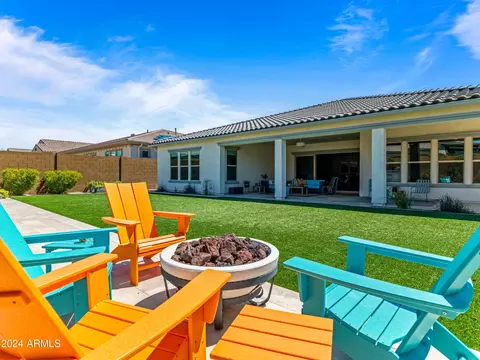 Exterior - 3110 E Herrera Dr, Phoenix, AZ 85050 photo 9 of 14