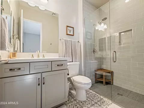 Bath - 3110 E Herrera Dr, Phoenix, AZ 85050 photo 8 of 8