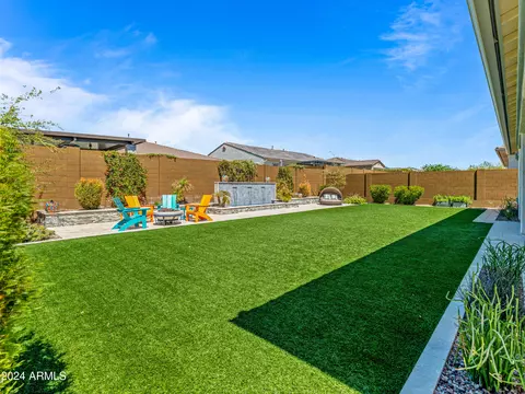 Exterior - 3110 E Herrera Dr, Phoenix, AZ 85050 photo 8 of 14