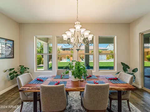 Dining - 3110 E Herrera Dr, Phoenix, AZ 85050 photo 2 of 2