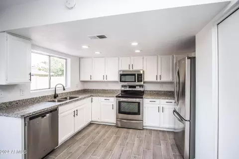 1512 E Carson Rd, Phoenix, AZ 85042 photo 5