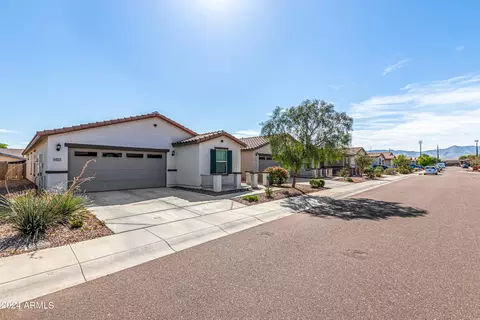 Exterior - 5617 S 30th Gln, Phoenix, AZ 85041 photo 7 of 15