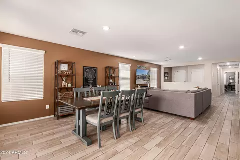 Dining - 5617 S 30th Gln, Phoenix, AZ 85041 photo 1 of 2