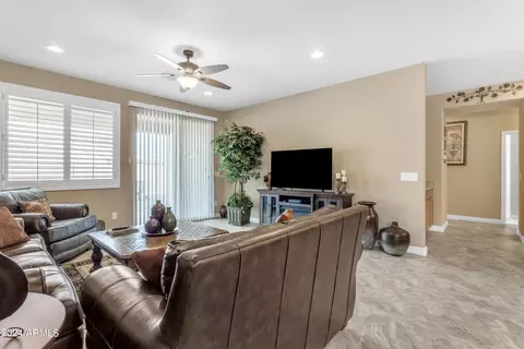 Living - 2636 E Daniel Dr, Gilbert, AZ 85298 photo 2 of 5