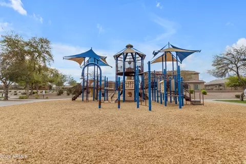 View/Area - 2636 E Daniel Dr, Gilbert, AZ 85298 photo 2 of 11