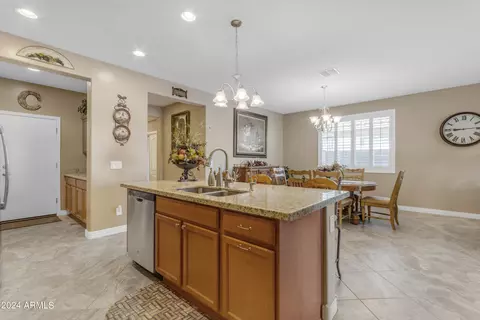 Kitchen - 2636 E Daniel Dr, Gilbert, AZ 85298 photo 3 of 4