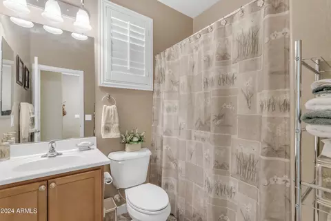 Bath - 2636 E Daniel Dr, Gilbert, AZ 85298 photo 4 of 4