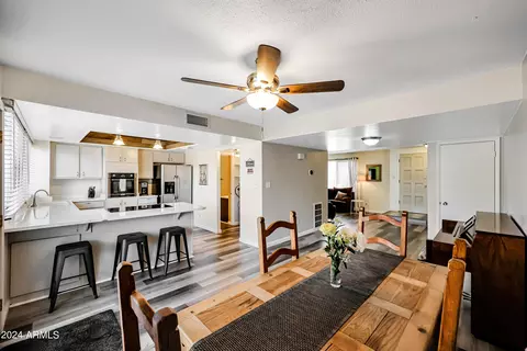 Dining - 1629 E Dunbar Dr, Tempe, AZ 85282 photo 2 of 3