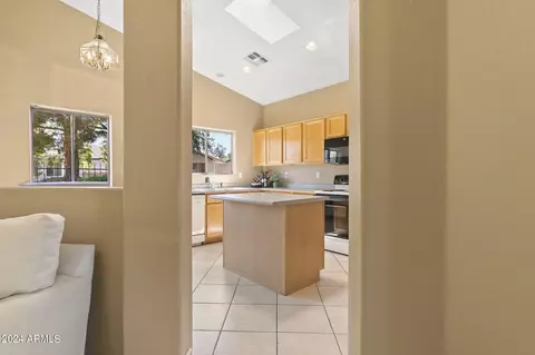 Kitchen - 3243 E Maldonado Dr, Phoenix, AZ 85042 photo 2 of 7