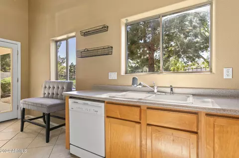 Kitchen - 3243 E Maldonado Dr, Phoenix, AZ 85042 photo 4 of 7