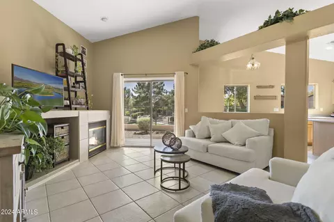Living - 3243 E Maldonado Dr, Phoenix, AZ 85042 photo 2 of 6
