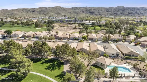 View/Area - 3243 E Maldonado Dr, Phoenix, AZ 85042 photo 7 of 21