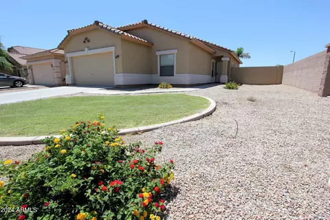 1013 W Fruit Tree Ln, San Tan Valley, AZ 85143